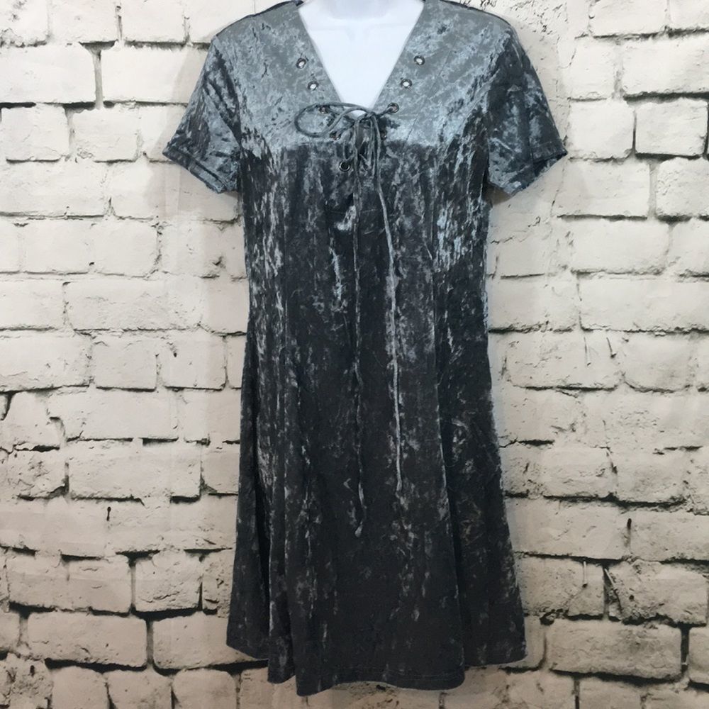 NWT She & Sky gorgeous shift dress